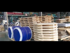 Werkstatt für die Verpackung von farblich beschichteten Aluminiumspulen